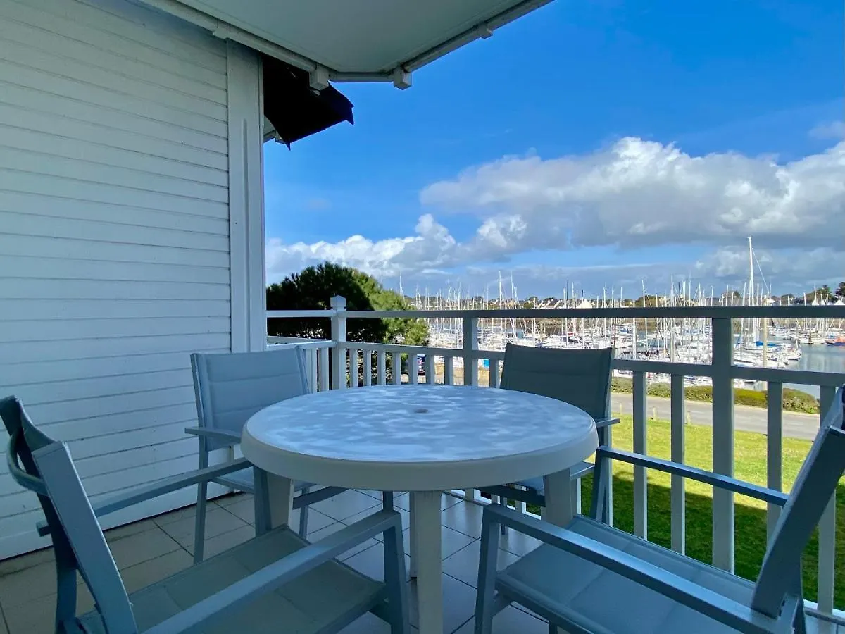 Ref 060 Appartement Pour Quatre Personnes Residence Avec Piscine Vue Port Crouesty Arzon